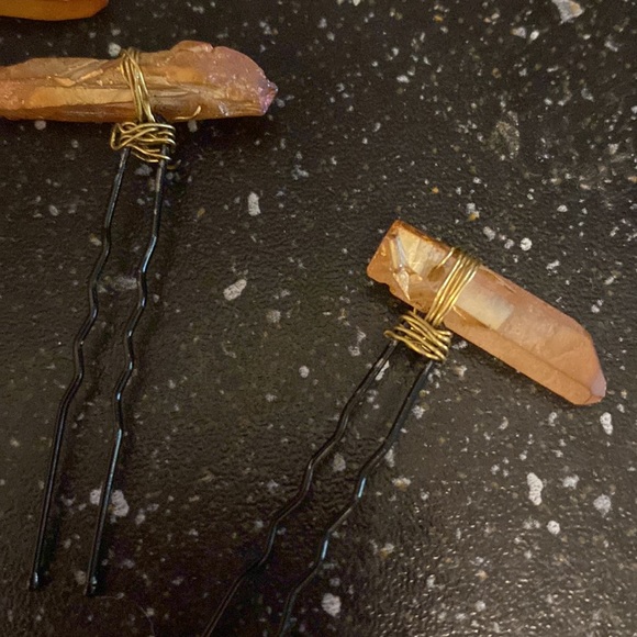 4 Handmade Goldtone Wire Wrapped Black Hairpins w Peach Crystals for Hairpins - Picture 2 of 3